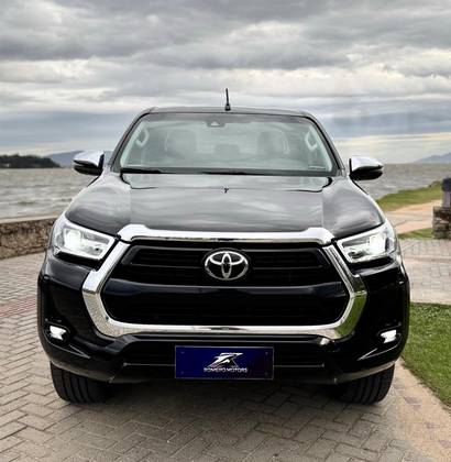 TOYOTA HILUX 2.8 D-4D TURBO DIESEL CD SRX 4X4 AUTOMÁTICO